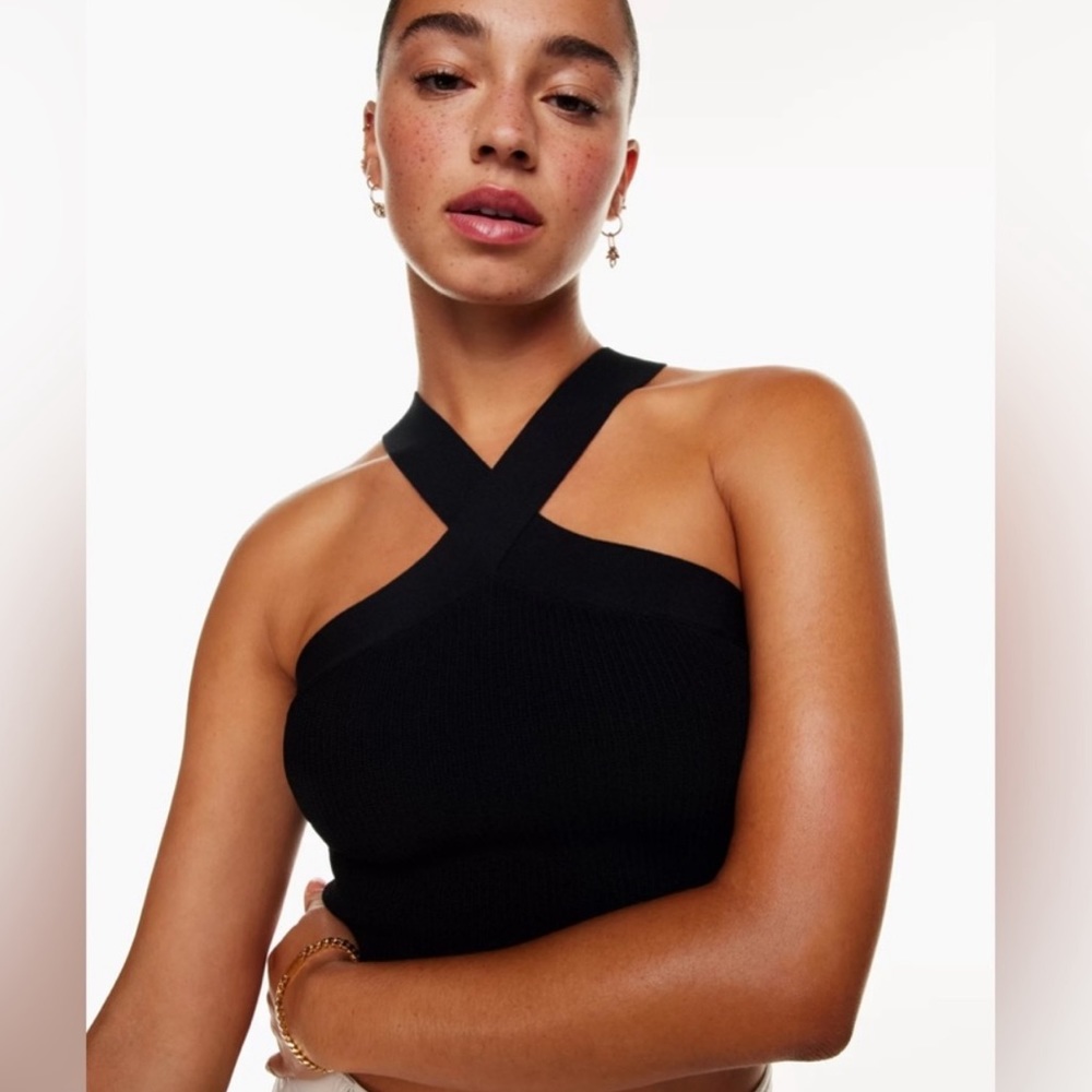 Babaton Small nwt
SCULPT KNIT CRISS CROSS CROPPED TANK